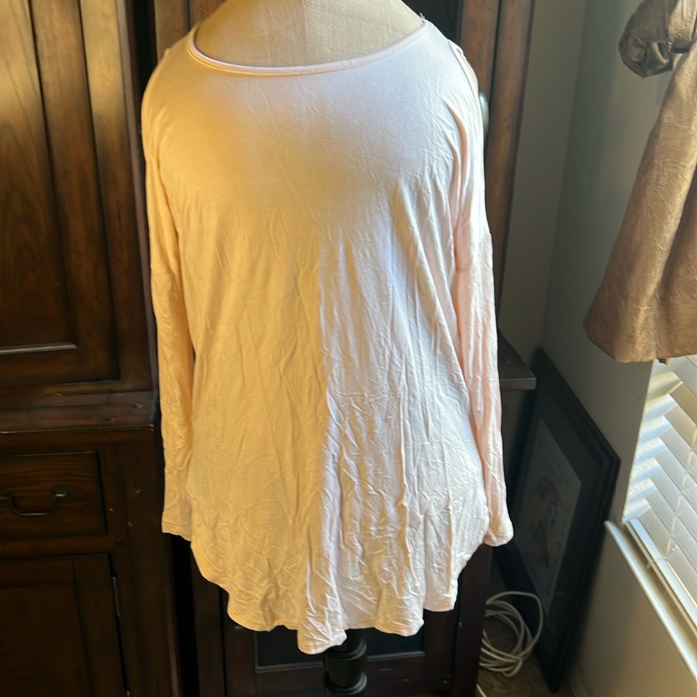 Bobeau tunic blouse with open shoulders, size medium
